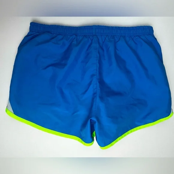 Nike women’s athletic shorts - Picture 3 of 4